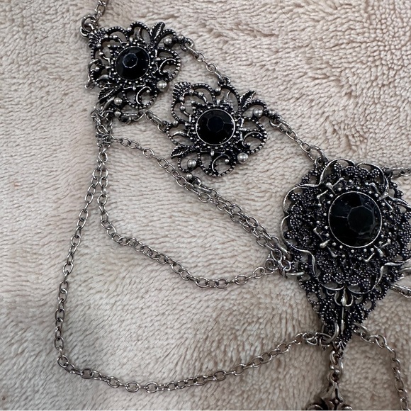 Elegant Gothic Black and Silver Necklace - Picture 3 of 6